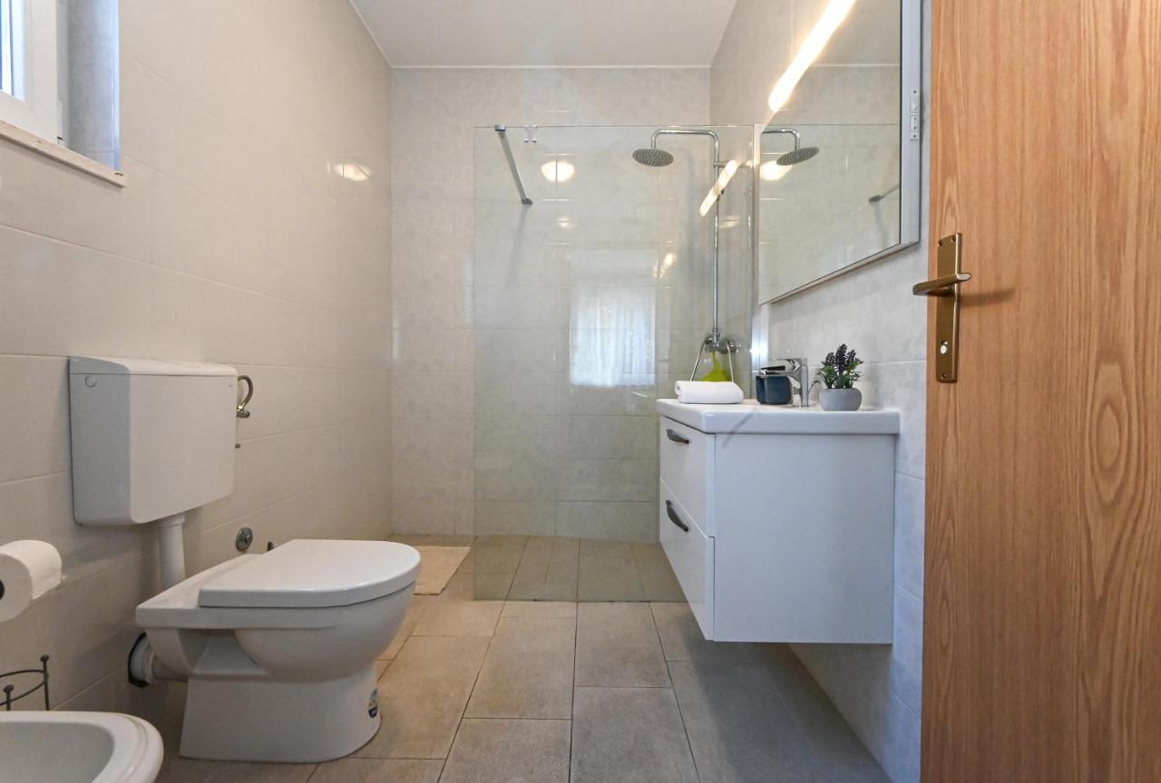 Holiday House Vukman Trogir Exterior foto